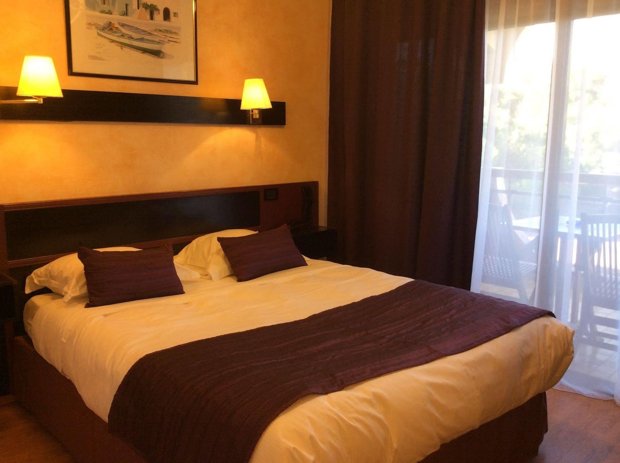 Hotel Bahia Villeneuve-Loubet Zewnętrze zdjęcie